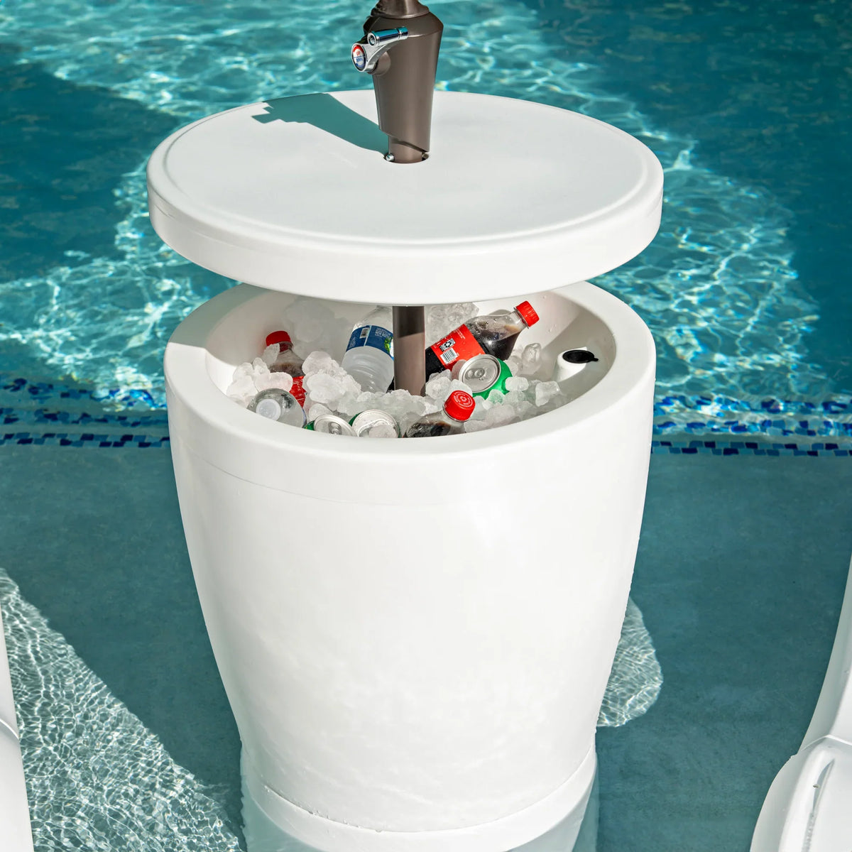 Vero In-Pool Shade Table™ with Storage
